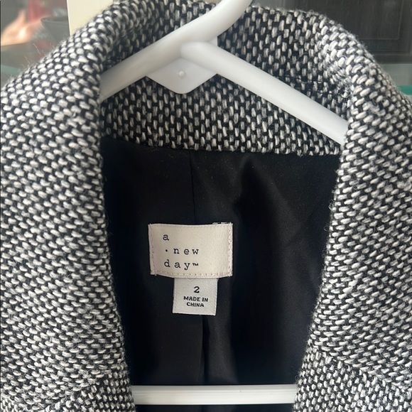 Gray tweed blazer - Picture 2 of 4